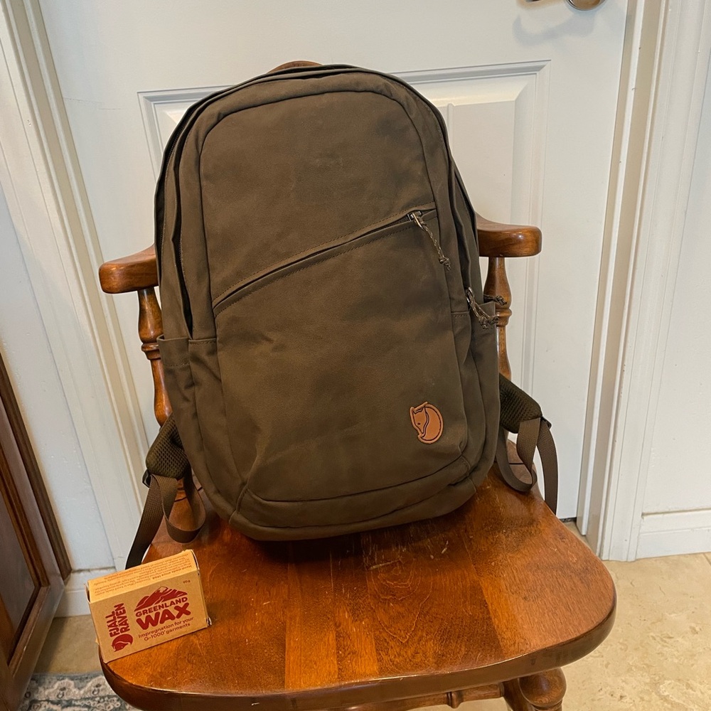 Fjallraven - Raven 28 Olive (waxed)